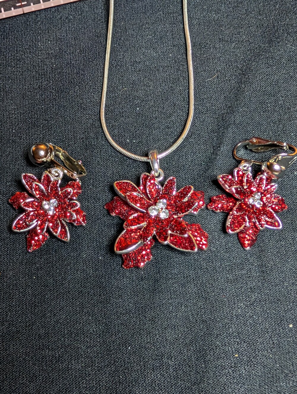 Red Sparkle Floral Necklace & Earring Set by